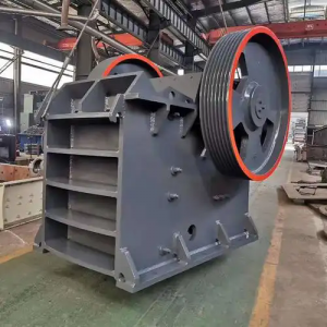 鄂式破碎機(jī)03